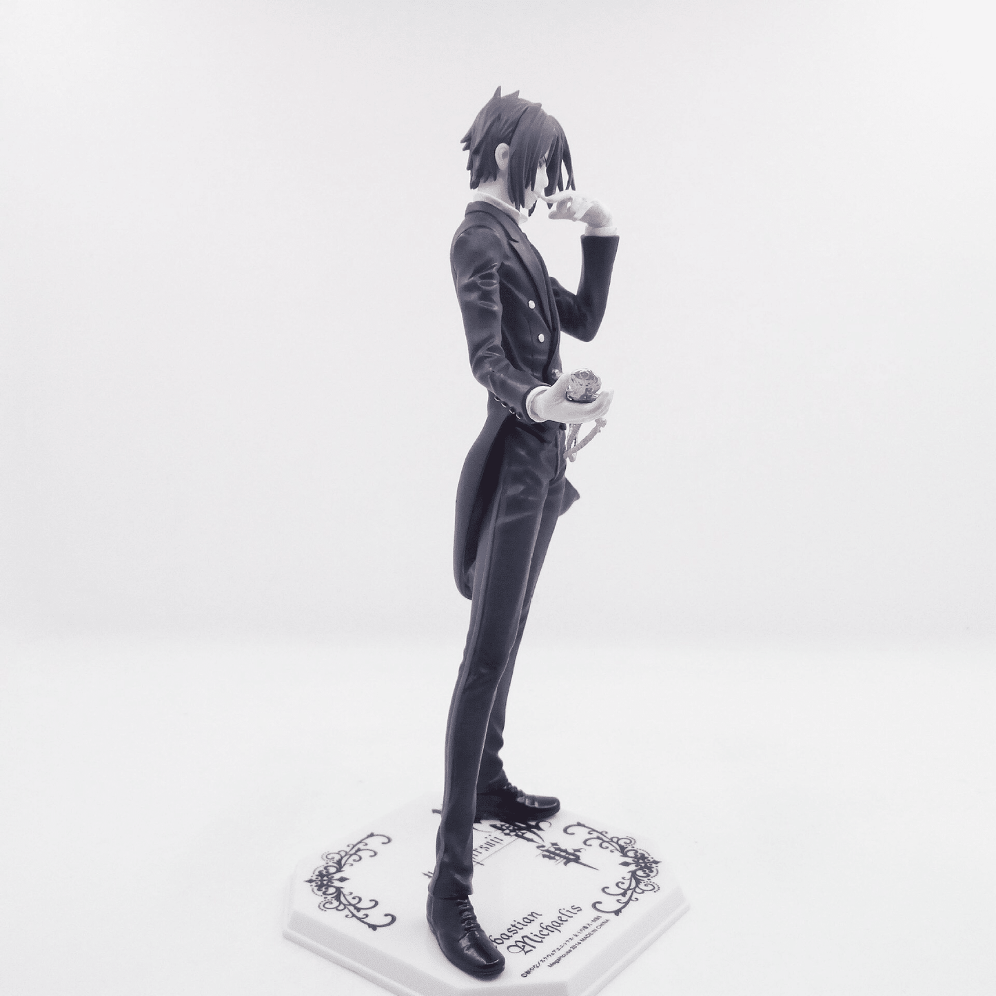 figurine-sebastian-black-butler™