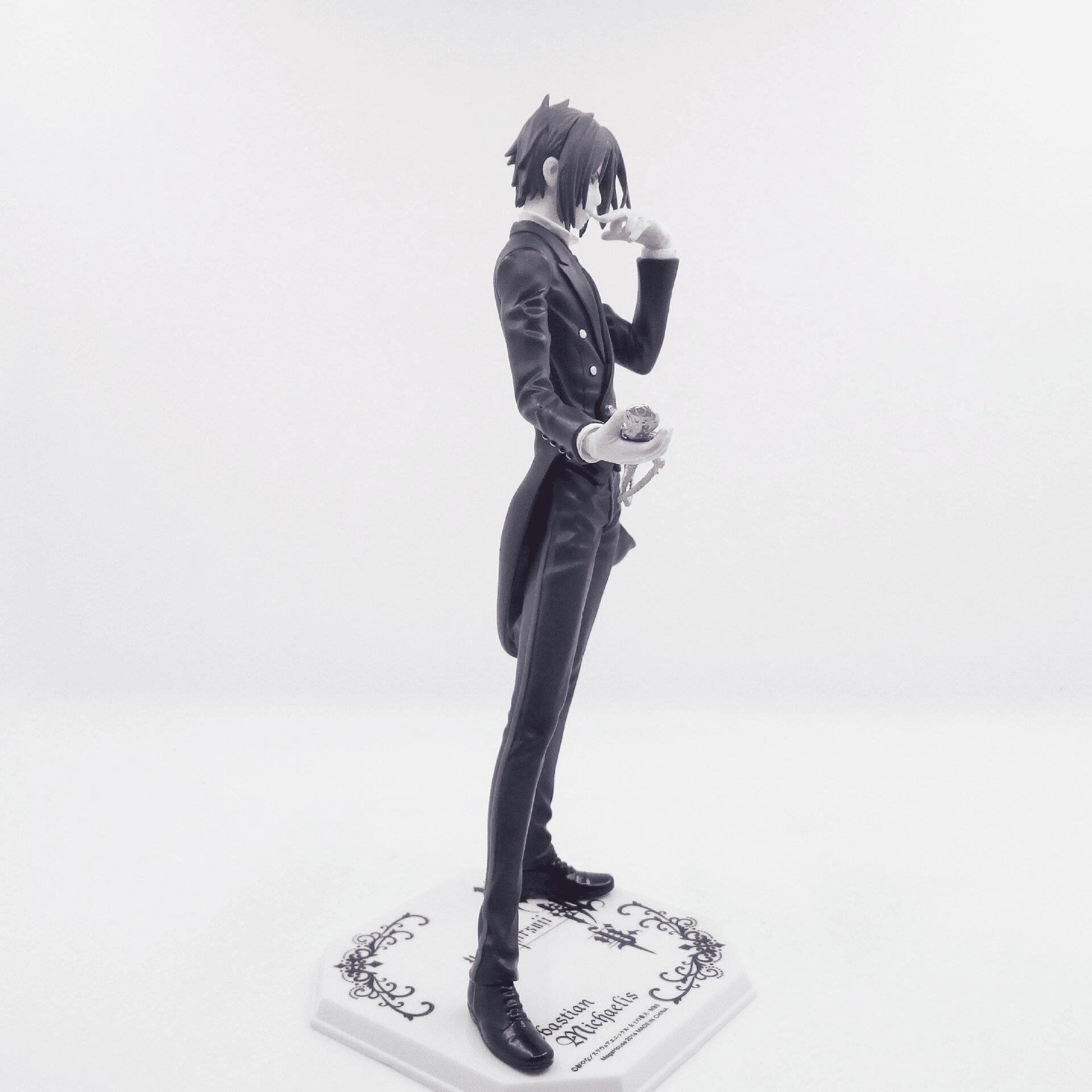 figurine-sebastian-black-butler™