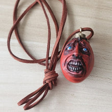 Charger l&#39;image dans la galerie, Figurine Collier de Griffith (Béhérit Vermillion) - Berserk™ - Figurine Manga France

