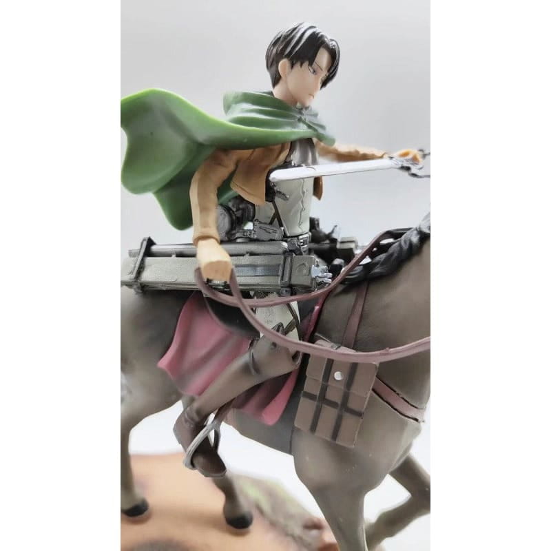 Figurine Rivaille Ackerman à cheval – Figurine Manga France®